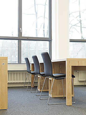 TRIO FRAME CHAIR CFS UPH, Freie Universitt Berlin, Bibliothek des Fachbereichs Rechtswissenschaft, Berlin