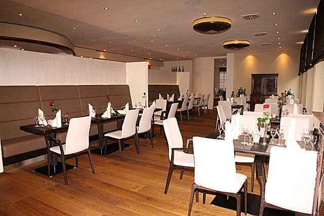 YARA FRAME CHAIR 4L HB UPH, YARA FRAME CHAIR 4LA HB UPH, Sunderland Restaurant, Sundern, Deutschland