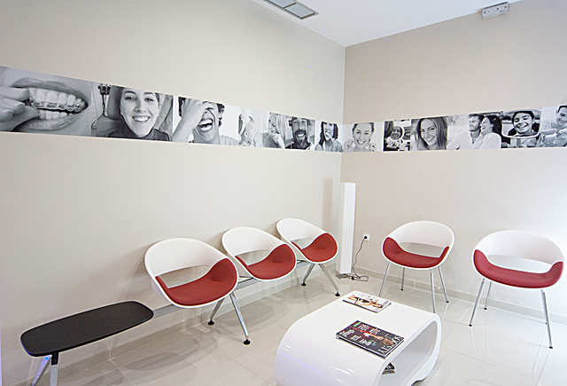 VOLPINO ARMCHAIR 4L P, Volpe table, Clinica Dental Center, Ronda, Spain