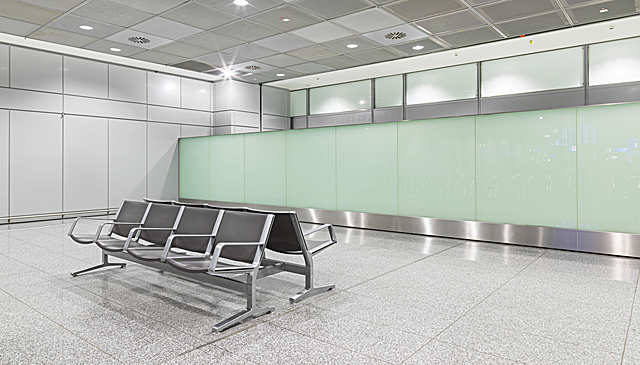 8000 BENCH 4L UPH, Frankfurt Airport, Terminal 2